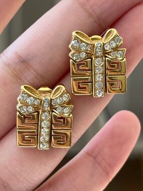 Authentic Vintage Givenchy Logo Monogram Gift Box Bow Tie Gold Pierced Earrings